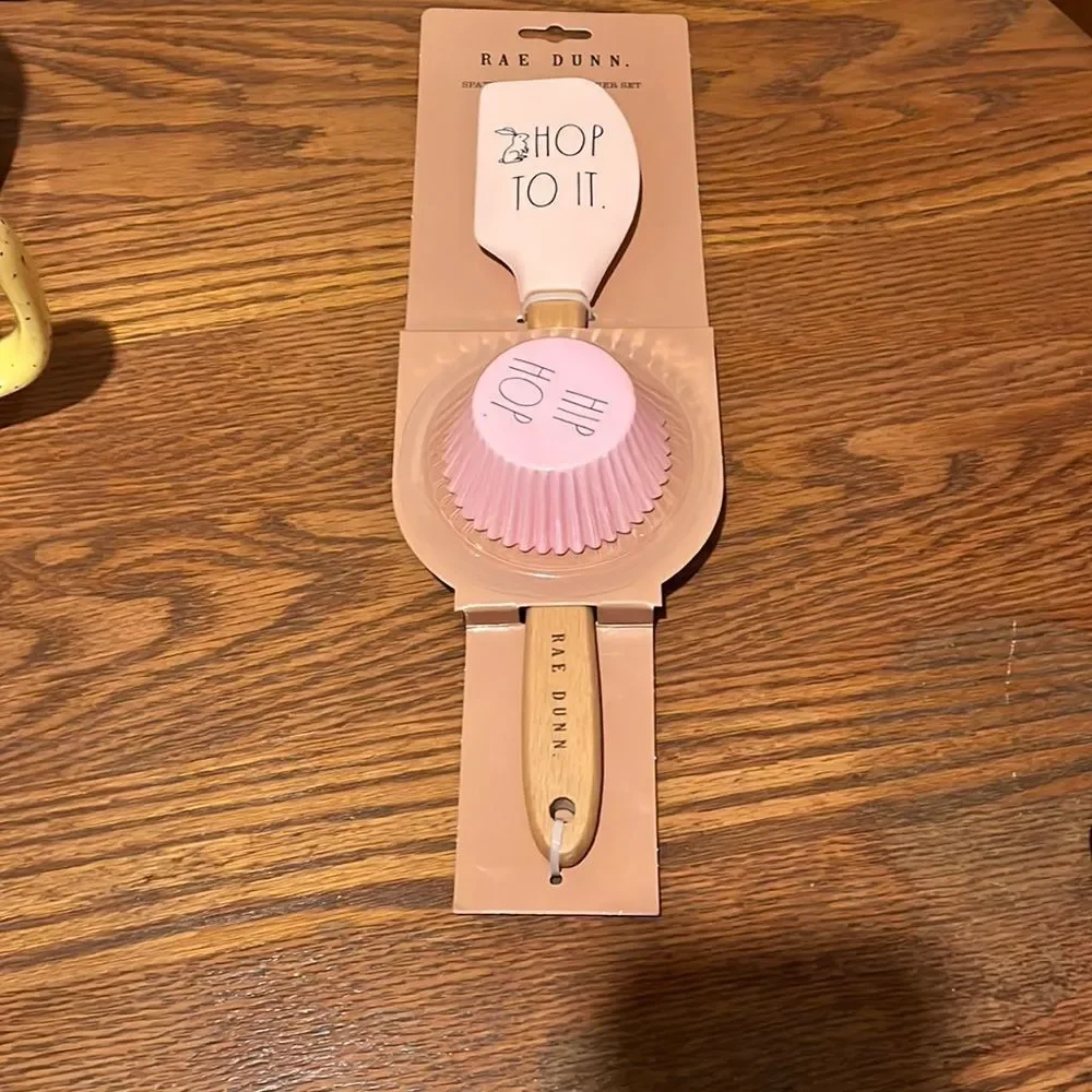 NWT Rae Dunn spatula and cupcake liner set